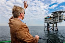 koning-willem-alexander-bezoekt-locaties-op-de-noordzee-voor-de-toekomst-van-energie-1
